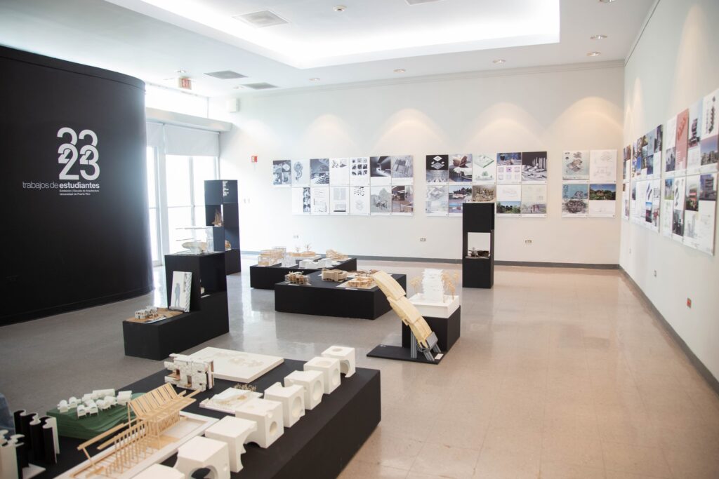 Foto de la Galería Torres Martinó en la Escuela de Arquitectura