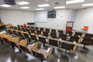 Foto del interior del Anfiteatro 4 de la Facultad de Educación