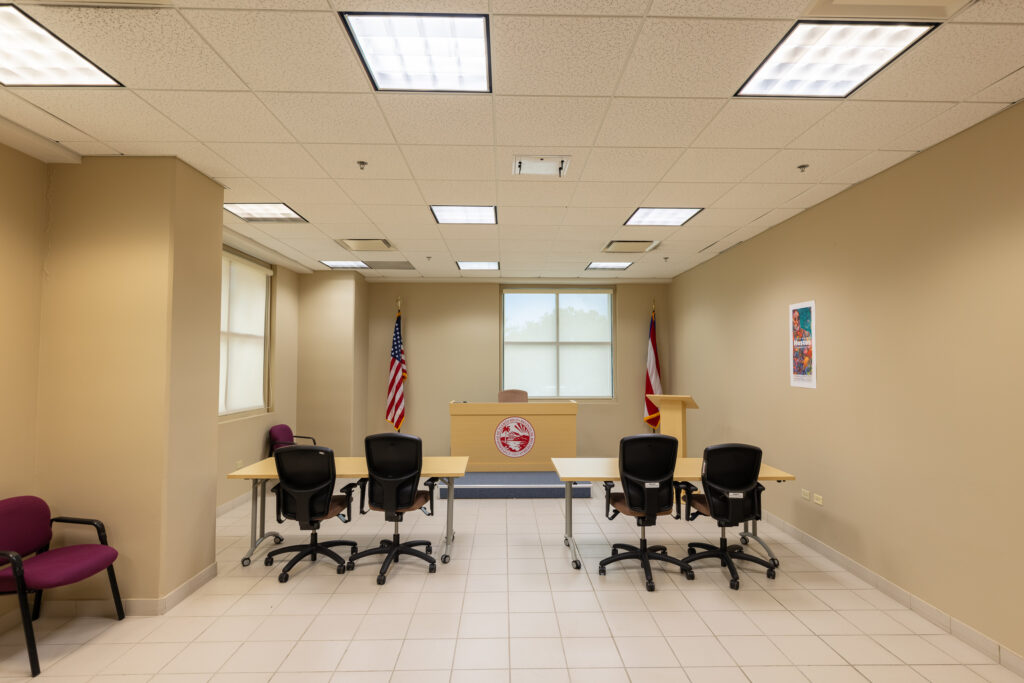 Foto del interior de la sala de Asesoría Jurídica