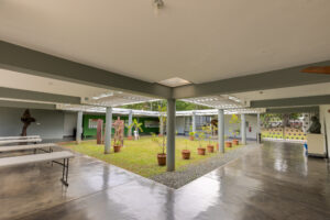 Foto del patio interior del Museo de Historia, Antropología y Arte de la UPR